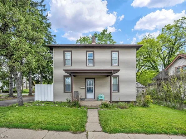 22 Main St S, Navarre, OH 44662