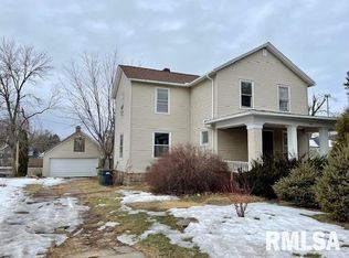 2354 N 8th St, Clinton, IA 52732