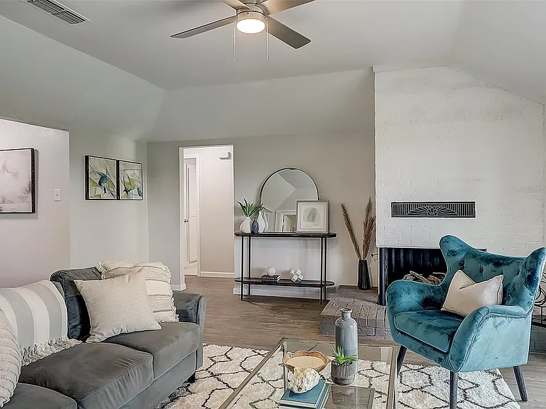 607 Field St — Photo 7