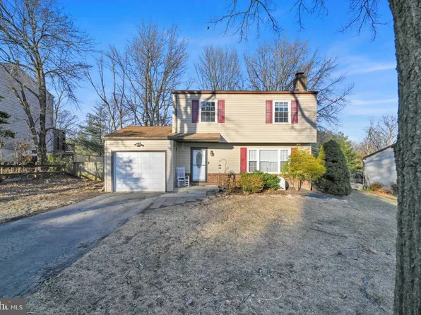 830 Cardinal Dr, Harrisburg, PA 17111