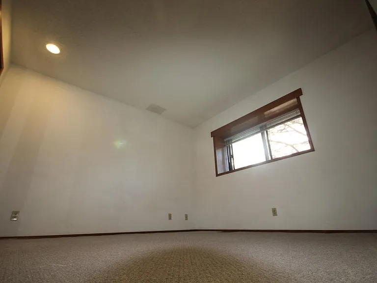 460 Oppenheimer Dr — Photo 22