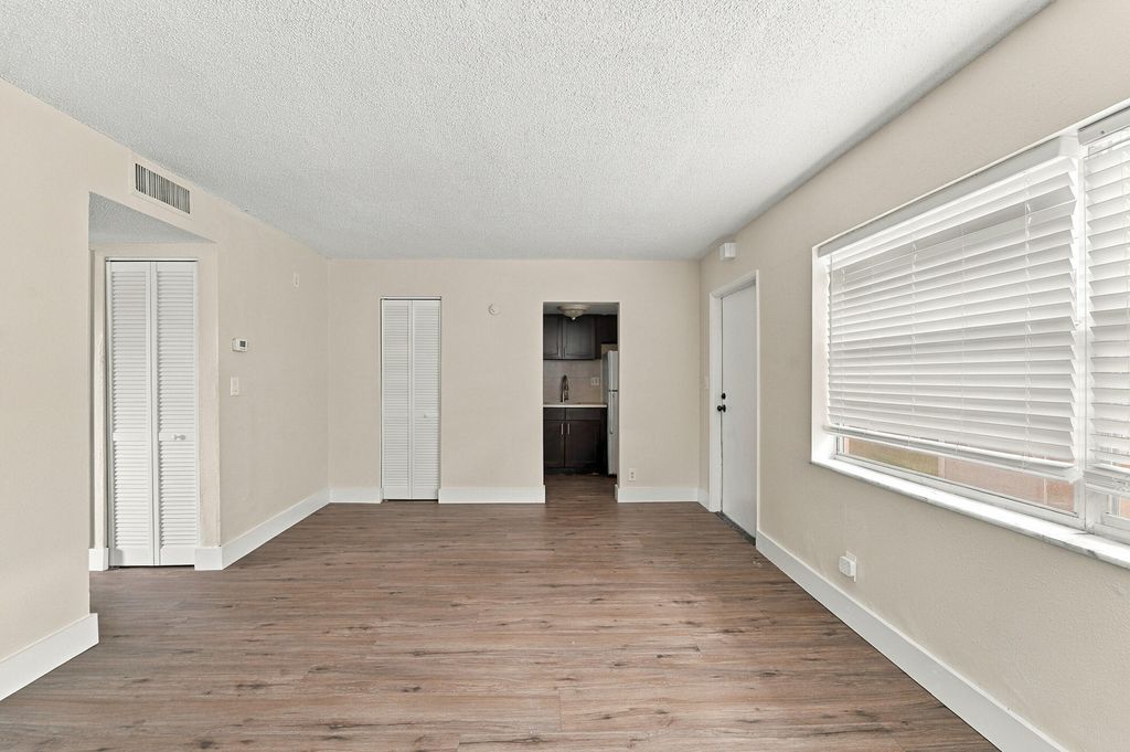 241 SE 9th Ave APT 101, photo 6