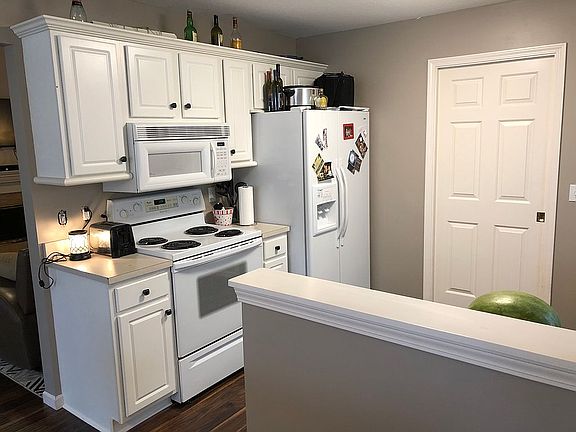3rd image of 1 Woodfield Ln
