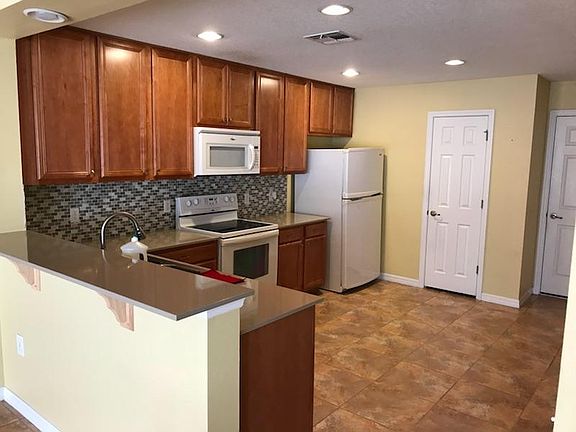2nd image of 2511 Hassonite St