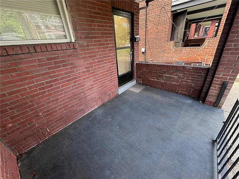 5944 Phillips Ave — Photo 3