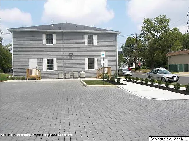 103 Drives James Parker Blvd #D — Photo 3