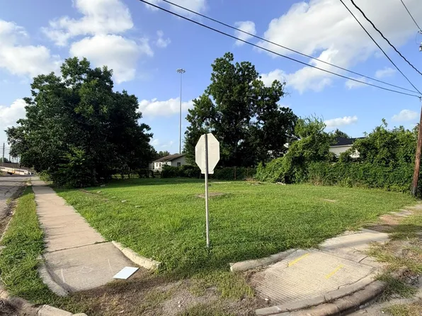 4701 Market St, Houston, TX 77020