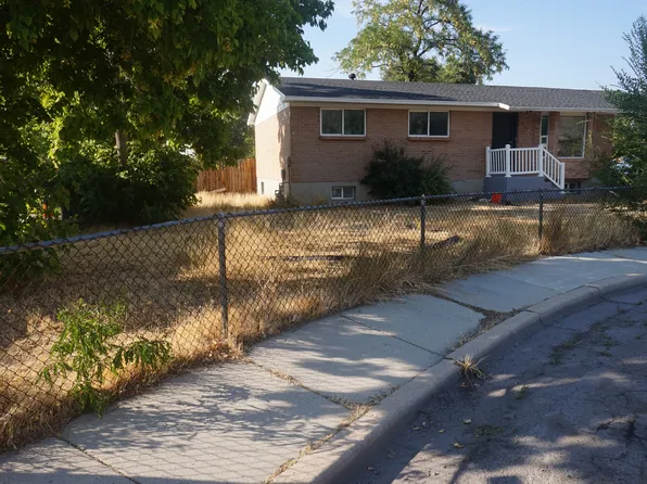 560 Pezel Rd, Tooele, UT 84074