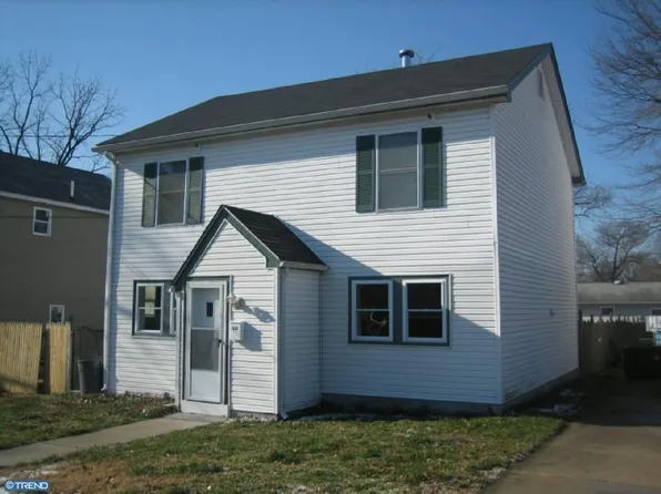 323 Huntington Ave, Glendora, NJ 08029