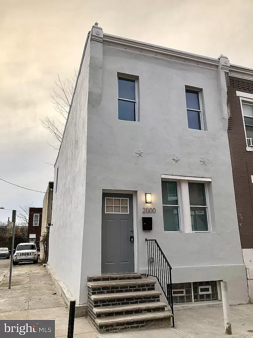 2 bed, 1060 sqft, $1,600 — Photo 1