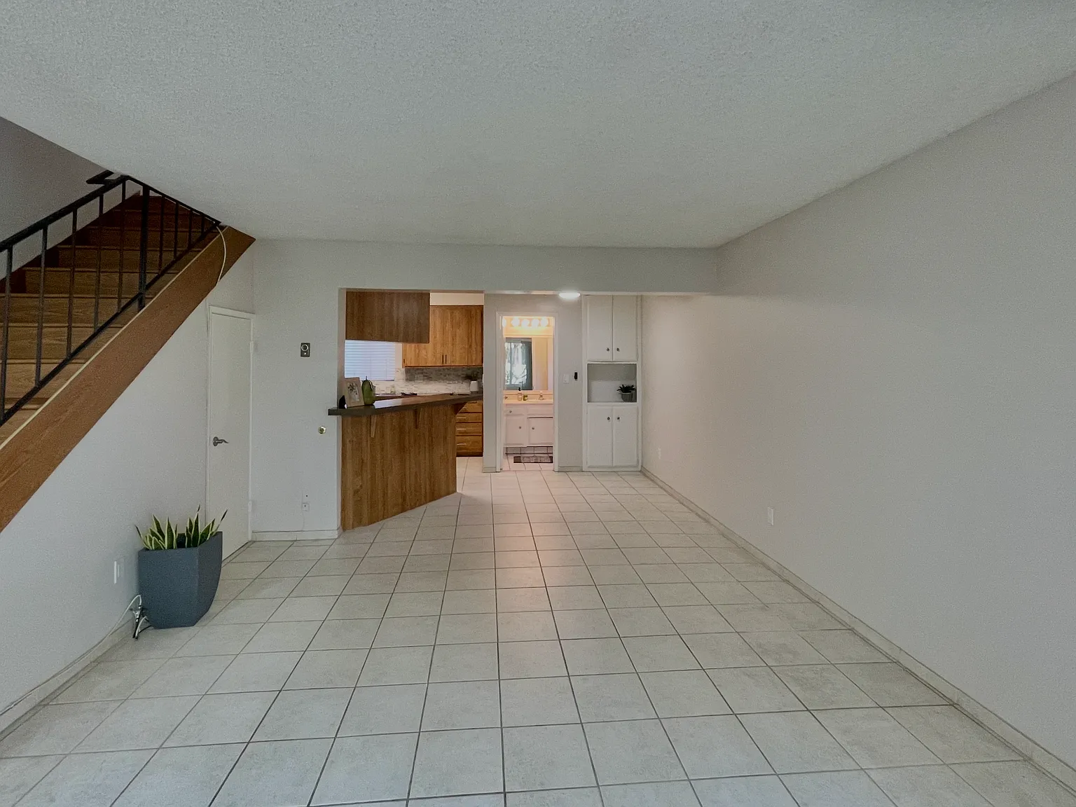 2 bed, 1.5 bath, 640 sqft, $2,450 — Photo 2