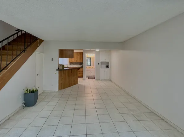 4105 W 182nd St #4, Torrance, CA 90504