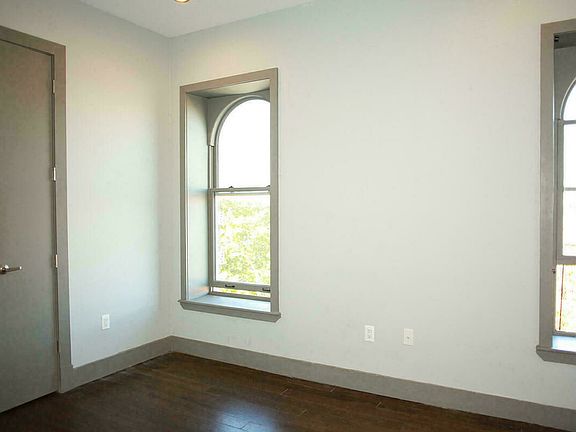 5th image of 570 Hancock St #4D