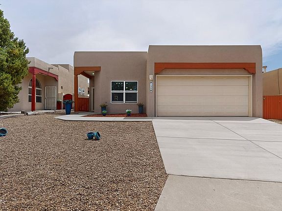 2nd image of 124 Tierra Del Sol Loop