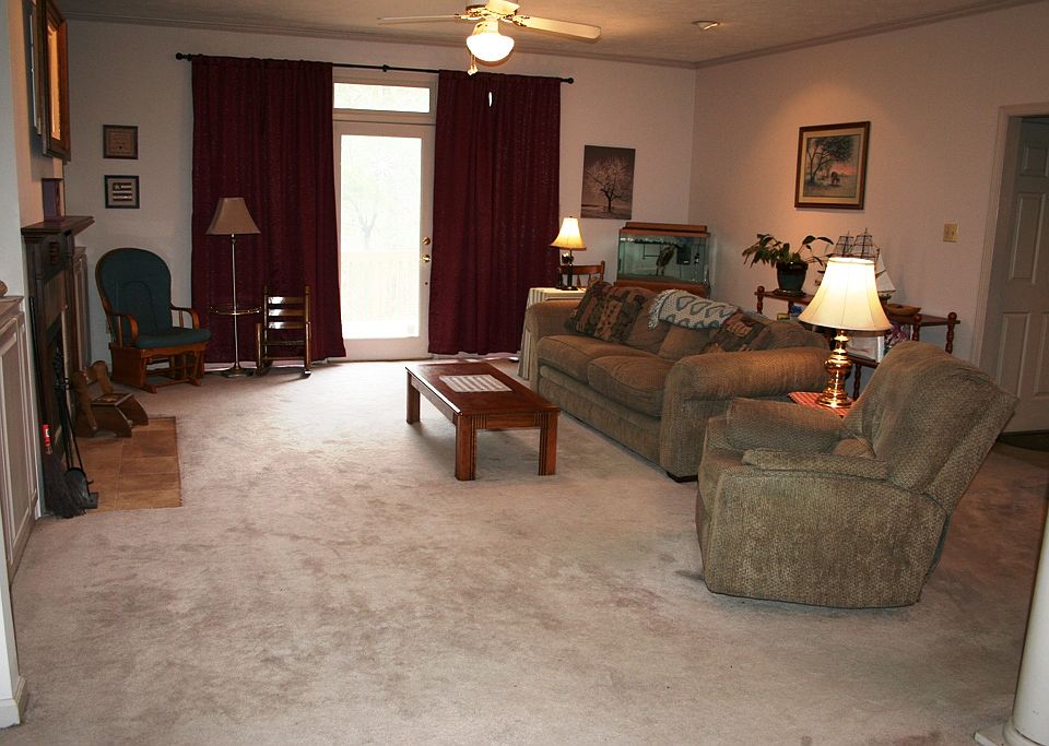 1st image of 202 Lakewood Dr