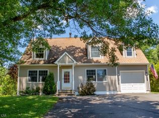 117 Circle Drive South, West Amwell Twp., NJ 08530