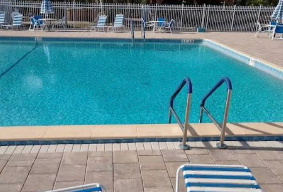 27367 Rue Viauv Ave
