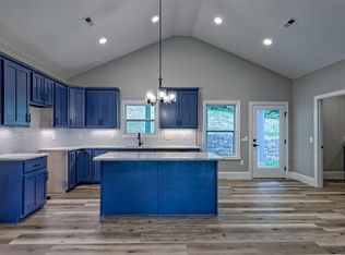 1510 Honey Bee Rdg, Hiawassee, GA 30546