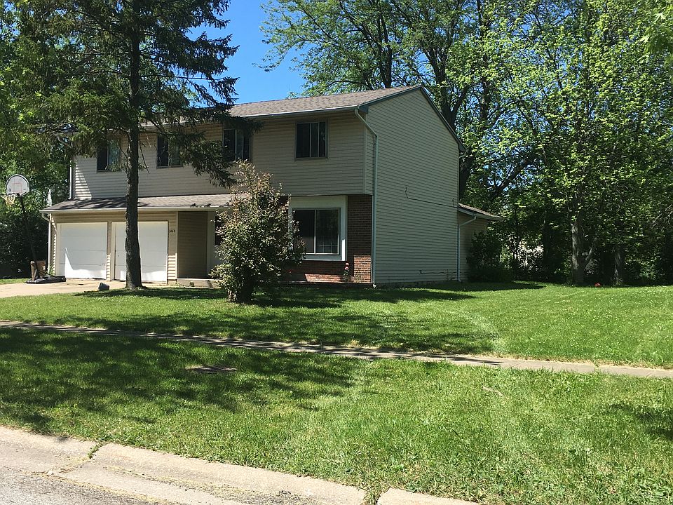 2nd image of 1064 Amherst Ln