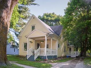 206 N 3rd St, Shepherd, MI 48883