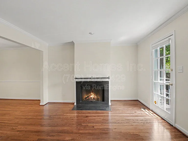 449 Old Town Ct — Photo 8