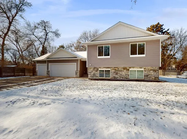 6860 Siverts Ln NE, Fridley, MN 55432
