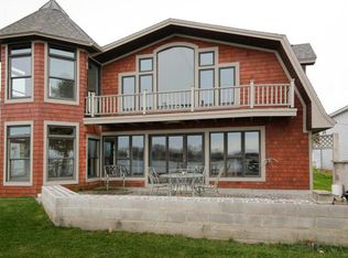 45622 Lake Dr, Decatur, MI 49045