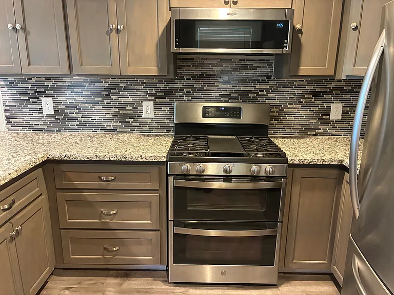 2040 Edwards Ave — Photo 13