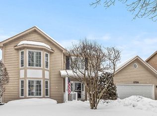 1720 Frost Ln, Naperville, IL 60564