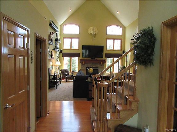 4th image of 201 Ashwood Ln