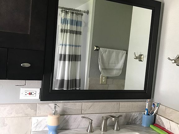 3rd image of 7041 Beresford Ave