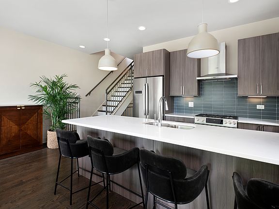 5th image of 2739 W Cortez St #3