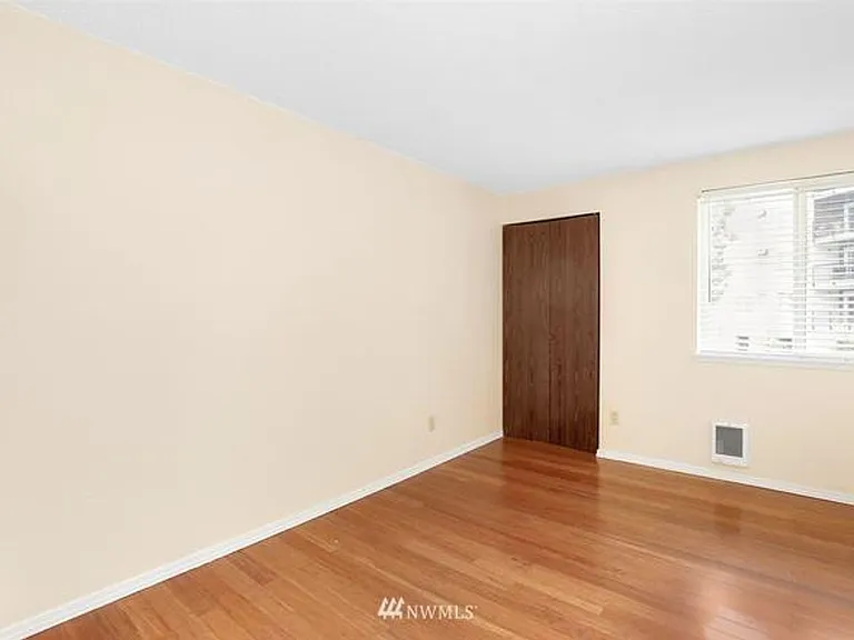 4635 W Lake Sammamish Pkwy SE #G201 — Photo 17