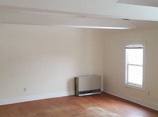 40 School St #B, Franklin, NH 03235