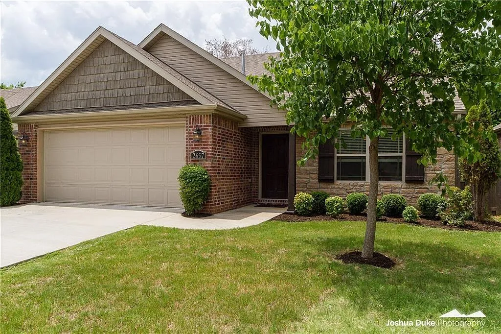 3 bed, 1426 sqft, $1,695 — Photo 2