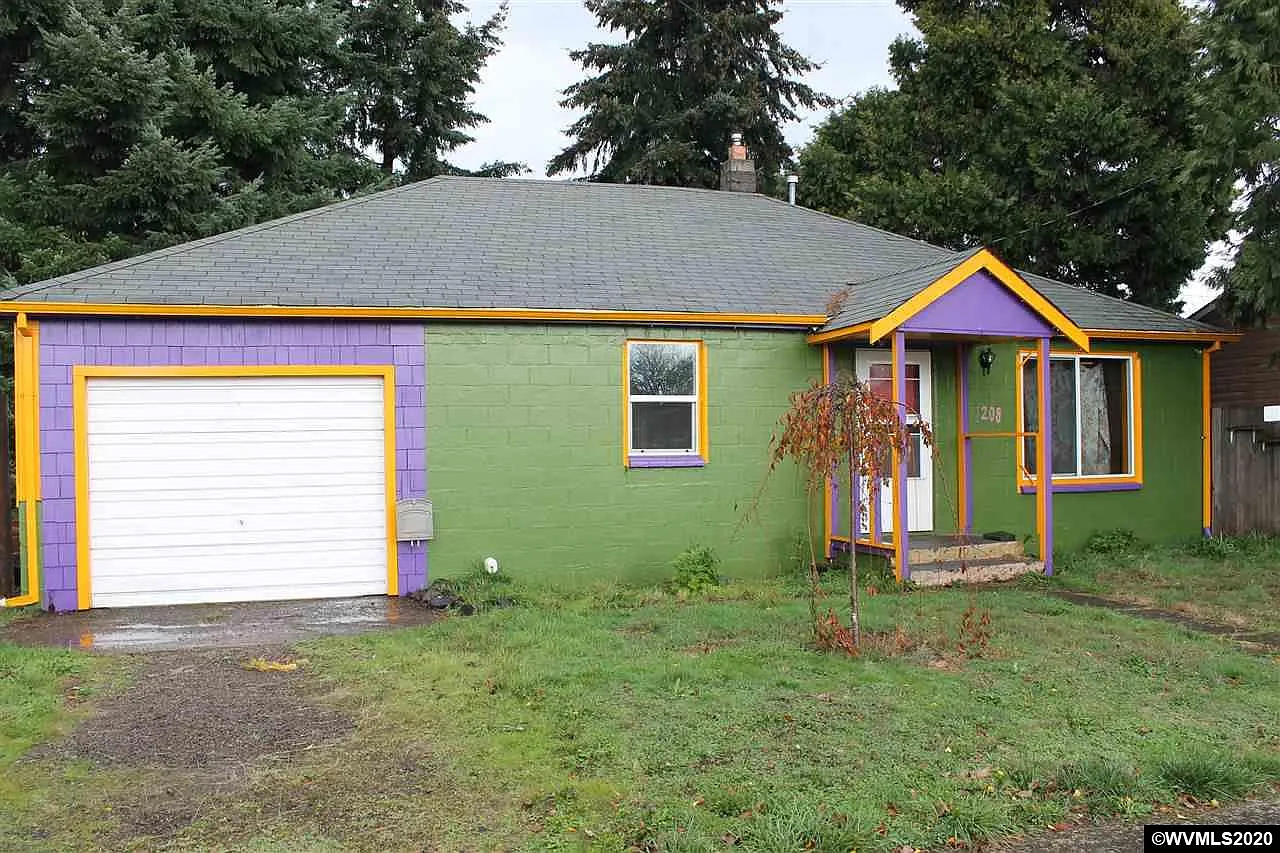 208 SW Rainbow Ave photo 1