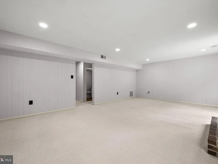 6056 Morgan Ct — Photo 58