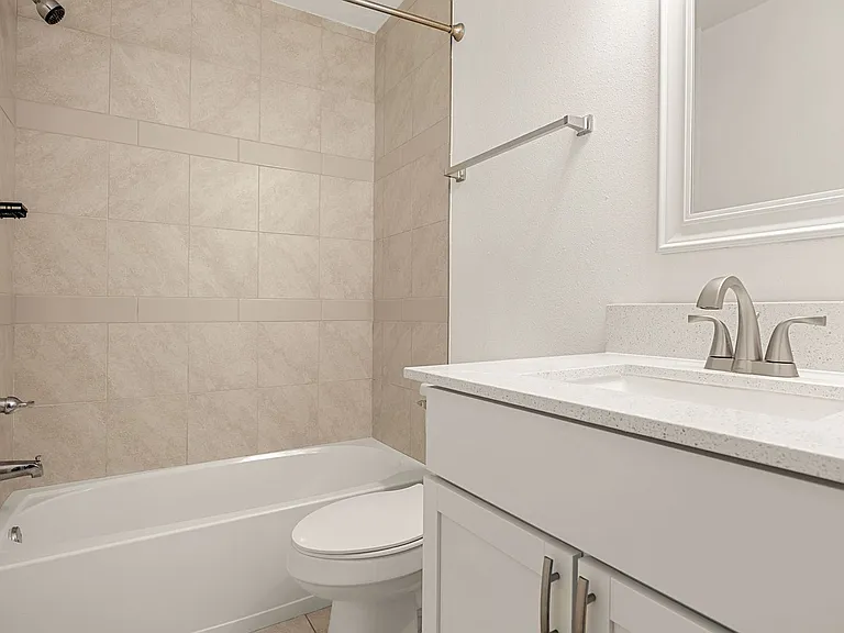 6409 Burns St #106 — Photo 13