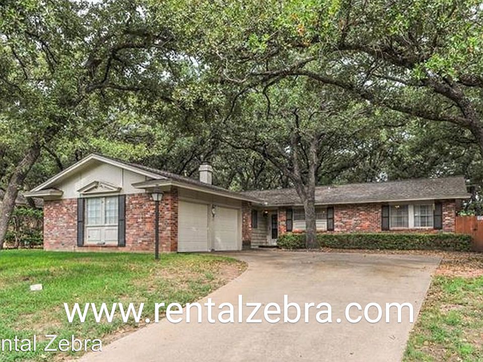 1st image of 3001 Friendswood Dr