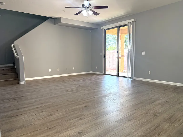 4056 E Devon Dr — Photo 12