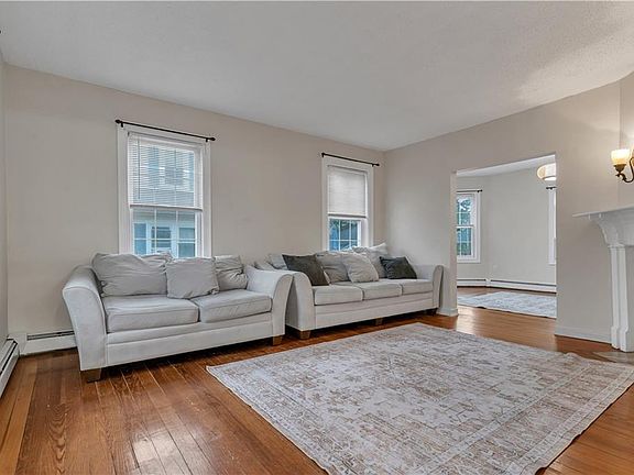 5th image of 86 Westwood Ave