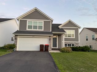 6805 91st St S, Cottage Grove, MN 55016