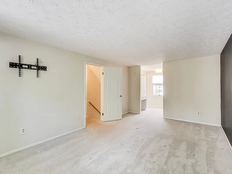 1337 Crockett Ln — Photo 18