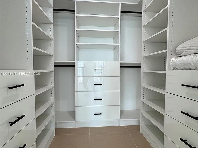300 S Biscayne Blvd #L-1218 — Photo 40