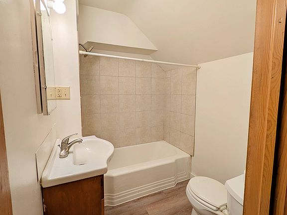 5th image of 81 Winona St E