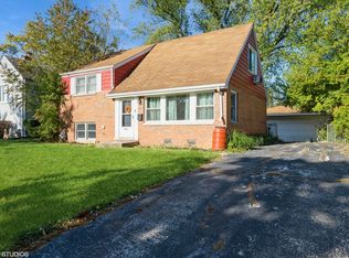 18526 Clyde Rd, Homewood, IL 60430