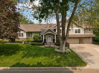 4810 Lakeview Dr, Edina, MN 55424