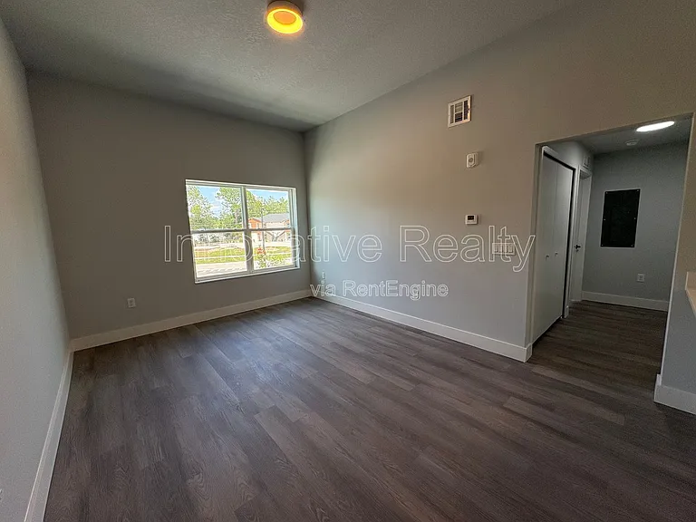 2240 Florida Dr #101 — Photo 9