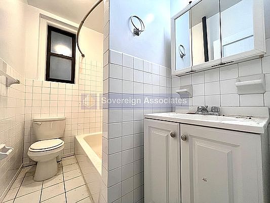 3rd image of 165 Pinehurst Ave APT 1h