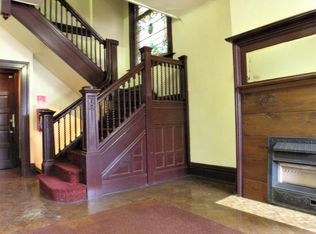 5812 Howe St #1, Pittsburgh, PA 15232